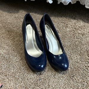 Cute navy heels